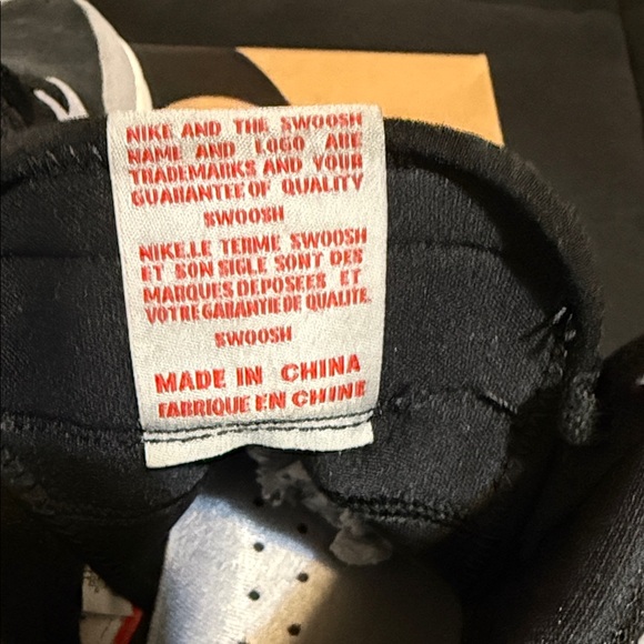 Jordan Sneakers Black Gray Red - Picture 6 of 9